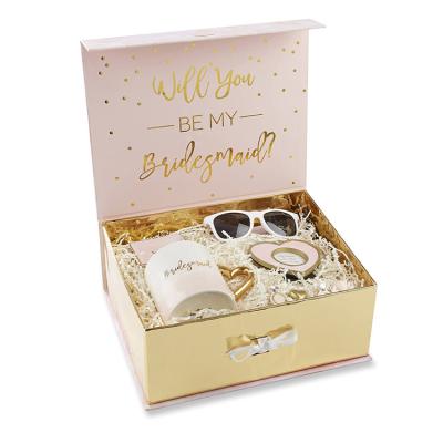 Китай Изготовленная на заказ свадьба печати бумажная благоволит к набору подарочной коробки для Bridesmaid продается