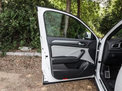 China Volkswagen T ROC 2025 Carro Branco 5 Portas 5 Assentos SUV 1.5T Edição Combustível a gasolina à venda