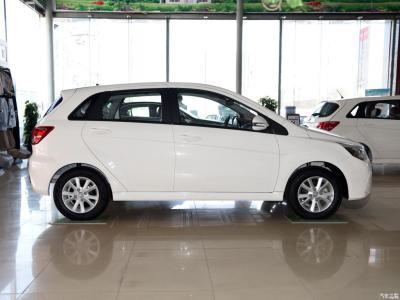 China New/Used 200km Fast Charging Electric Car 30.4kwh BAIC EV200 In White Color for sale