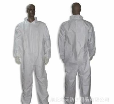 China Vestidos descartáveis da tampa do isolamento do Cpe da barreira do hospital para homens à venda