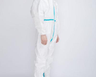 Chine Catégorie médicale de long de douille de PPE habillement chimique jetable de costume à vendre
