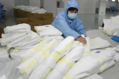 Китай Белый химический легковес защитного костюма ISO13485 Breathable продается