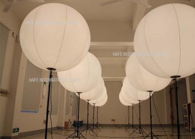 Chine Lumières menées par trépied gonflable de ballon de lune pour le logo fait sur commande de réception de mariage imprimées à vendre