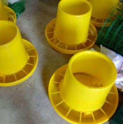 China Manual Plastic Chicken Feeder and Drinker with Different Sizes for sale