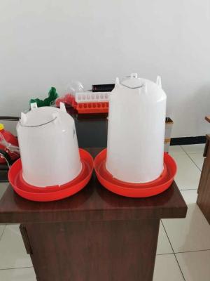 Китай Автоматическая поилка для птицы для кур, автоматическая поилка для кур, пластиковое ведро для питья с колокольчиком продается
