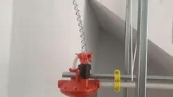 China Sistema de agua potable para cría, válvula reductora de presión de línea de agua, juego completo de equipo de pezón de agua potable en venta