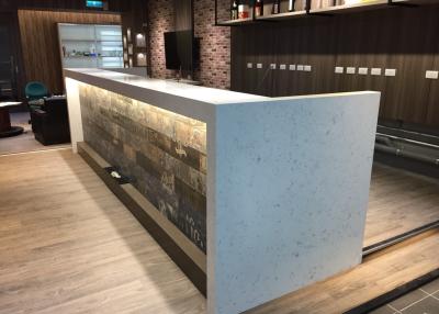 China Scratch Resist Honed Finish Quartz Kitchen Countertops 3000mm X 1400mm for sale