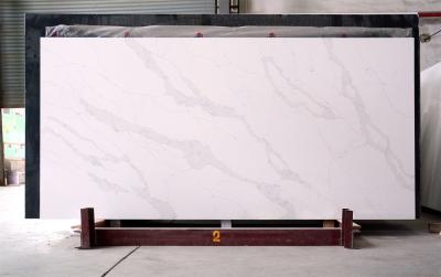 China Encimeras interiores blancas de la cocina del cuarzo de Calacatta 30m m en venta