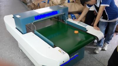 China Detector de metal de aguja de control digital completo para prendas de vestir / alimentos / medicamentos en venta
