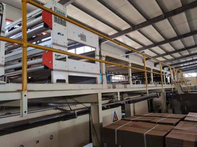 China CE 2200m m cadena de producción de la cartulina acanalada de 5 capas en venta