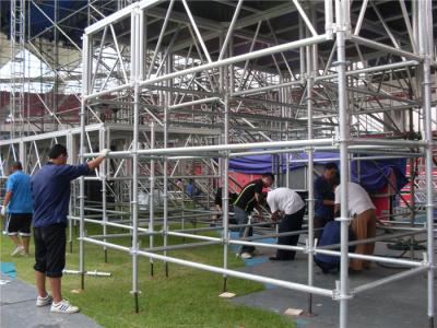 中国 調節可能なつく層のトラス 1.22×2.44 m コンサートの段階ライト立場 販売のため