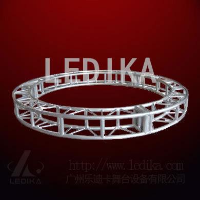 China Bolt Circle Curved Aluminum Square Truss Triangle Aluminum Revolving Lighting for sale