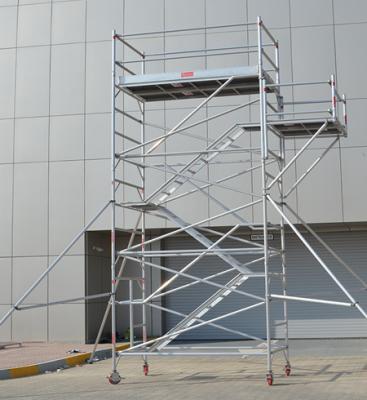 China Protable que dobla la pintura móvil que enyesa la plataforma del aluminio de la torre de andamio en venta