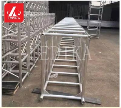 China Spigot Aluminum Alloy Mobile Lighting Stage Truss For Performance for sale