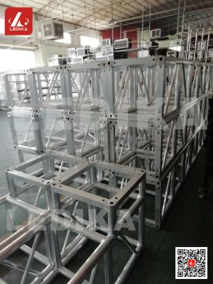 China Light Weight Aluminum Square Truss / Concert Truss System 30 * 2mm Brace Pipe for sale