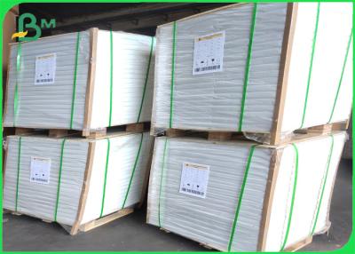 中国 FSCはボール紙はさみ金140gsm 170gsmのための白い上のクラフトLinerboardをリサイクルしました 販売のため