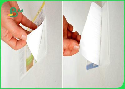 Chine Petit pain thermique d'autocollant de papier pour étiquettes de PVC de blanc sensible à la chaleur de 50gsm 75gsm à vendre