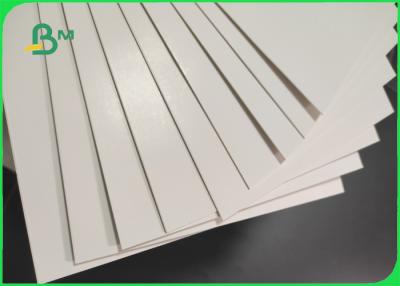China Papel de tablero blanco grueso del tablero 2.0m m del FSC GC1 FBB hoja de 720 x de 1020m m en venta