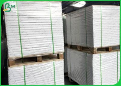 Chine Le haut papier-copie de format administratif de la blancheur A4 70g 80g a adapté l'emballage aux besoins du client en feuilles à vendre