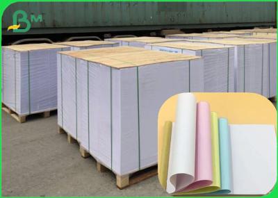 Китай 55g 1-5 курсируют непрерывные листы бумаги экземпляров NCR Carbonless для контракта продается