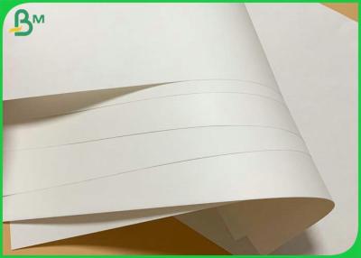 China papel imprimible liso blanco de 120g Kraft para la anchura del bolso 630m m del partido en venta