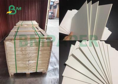 China 2MM 3MM Recycled Coated Two Side Laminated Whiteboard For Package Box Degradable for sale