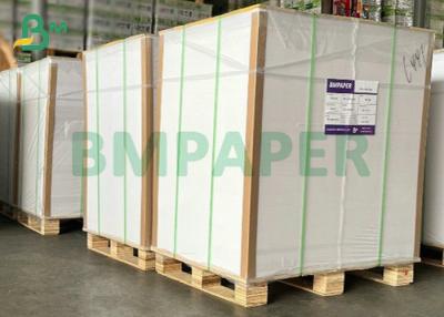 中国 High Whiteness 130gsm 150gsm Glossy White Paper For Magazine Printing 販売のため