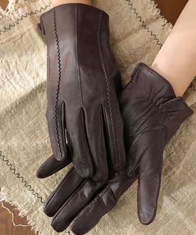 China Girls Ladies Fashion Gloves , Costume Accessory Lamb Leather Driving Gloves for sale