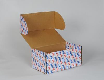 China Caixas de envio pelo correio corrugadas coloridas resíduo metálico de empacotamento lisas da caixa do papel de embalagem à venda