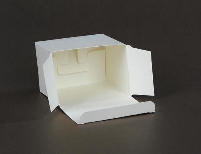 中国 簡単な正方形の白いキャンデーは小型の軽量の白いクッキー箱を囲みます 販売のため