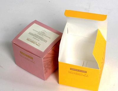 Китай Повторно использованная бумажная упаковывая коробка цвета слоновой кости для косметики макияжа продается