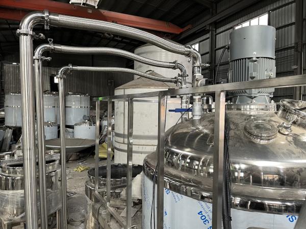 Quality Optical Glass Chemical Storage Tank 2500 Liters Chemical Mixer Machine for sale