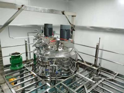 China Tanque de almacenamiento de vidrio óptico para productos químicos 2500 litros Mezcladora química en venta