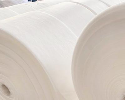 中国 純粋な白非編まれた物質的な50gsmフィルター綿のエチレン-プロピレン 販売のため