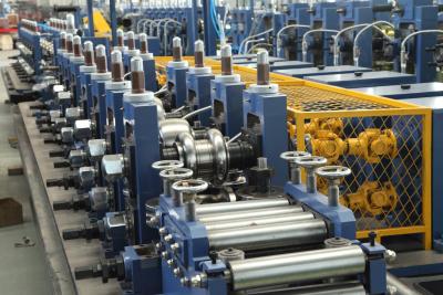 Cina Metropolitana dell'acciaio a basso tenore di carbonio che forma macchina per produzione industriale del tubo in vendita