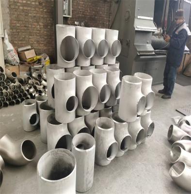 China Black Reducing Carbon Steel Tees JIS EN XXS Lateral Malleable for sale