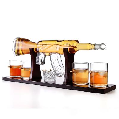 China Handmade Glass Wine Decanter M416 Gun Shaped Easy To Use OEM / ODM Service for sale