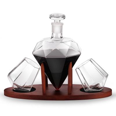 China 1000ml Diamond Glass Wine Decanter Bottle Lightweight For Red Wine / Whiskey for sale