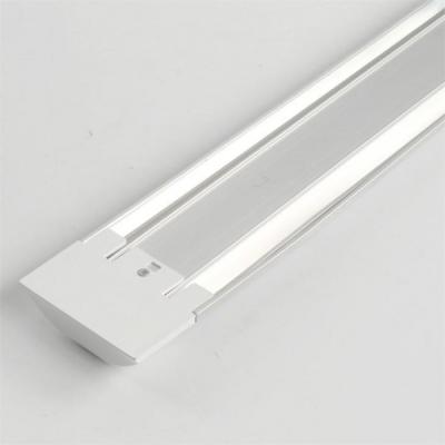 China 120lm/W LED Linear Batten Light 60 Cm Anti Oxidation Anti Rust for sale