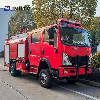 China Nuevo camión contra incendios Howo 5000L Cisterna de espuma de agua 4X4 camión contra incendios buen precio en venta