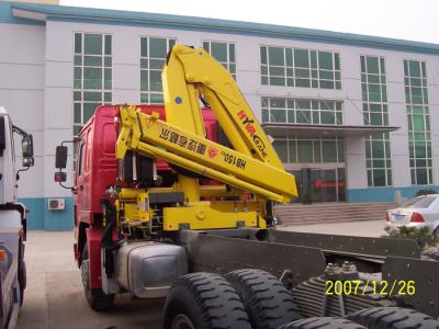 China Sinotruk Tractor Truck Mounted Cranes Equipment 336hp 6×4 XCMG12 Tons Crane for sale