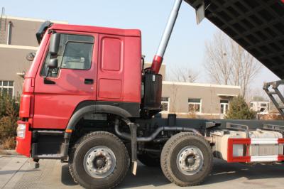 China 50T 12 Wheels Red Sinotruk Howo 8x4 Heavy Duty Dump Truck With 30M3 Capacity LHD for sale