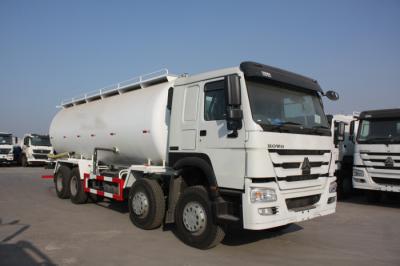 China Howo 12 Wheels 8x4 Bulk Tank Truck 36m3-45m3 For Powder Material Transport for sale