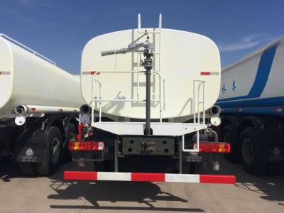 China camión del espray de agua de las ruedas del camión del tanque de agua de Sinotruk Howo7 de la capacidad 20m3 10 en venta