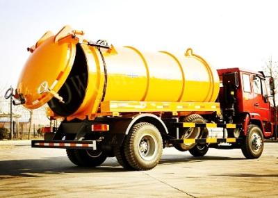 China Tilt Steering Wheel Vacuum Sewage Suction Truck / Sewage Cleaning Truck for sale
