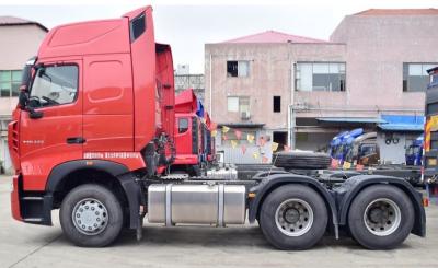 China 336 HP Prime Mover Truck , Tractor Head Truck Unloading And Transport Ore for sale