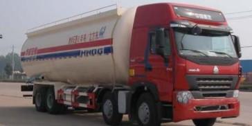 China 350hp White And Red Color Fuel Tank Truck , Liquid Tank Truck 8x4 40000L for sale