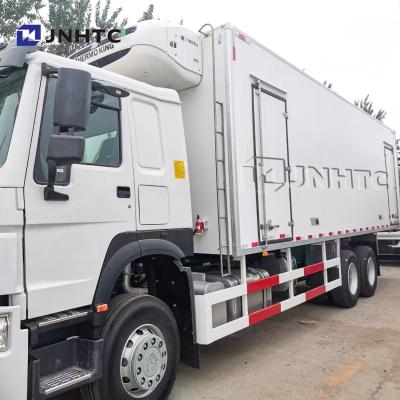 China Sinotruk HOWO Euro2 6x4 Refrigerated Delivery Van Beverages Drinks for sale