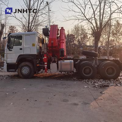 Китай Тележка трактора Sinotruk HOWO 6*4 40ton 10wheels 371hp установила с вагоном с краном 8 тонн телескопичным продается