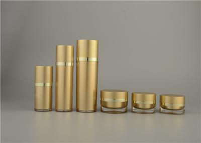 China Botellas plásticas de la loción de la botella cosmética cristalina cuadrada de lujo de oro con la botella cosmética de acrílico de la loción de la bomba en venta